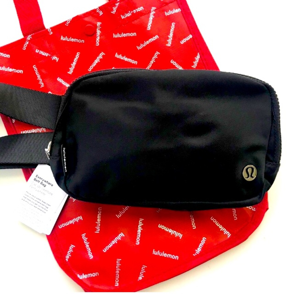 NWT Lululemon Everywhere bag-black